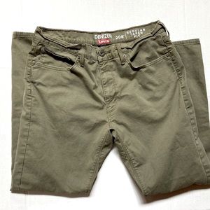 Levi Regular Taper Fit Olive 33/30